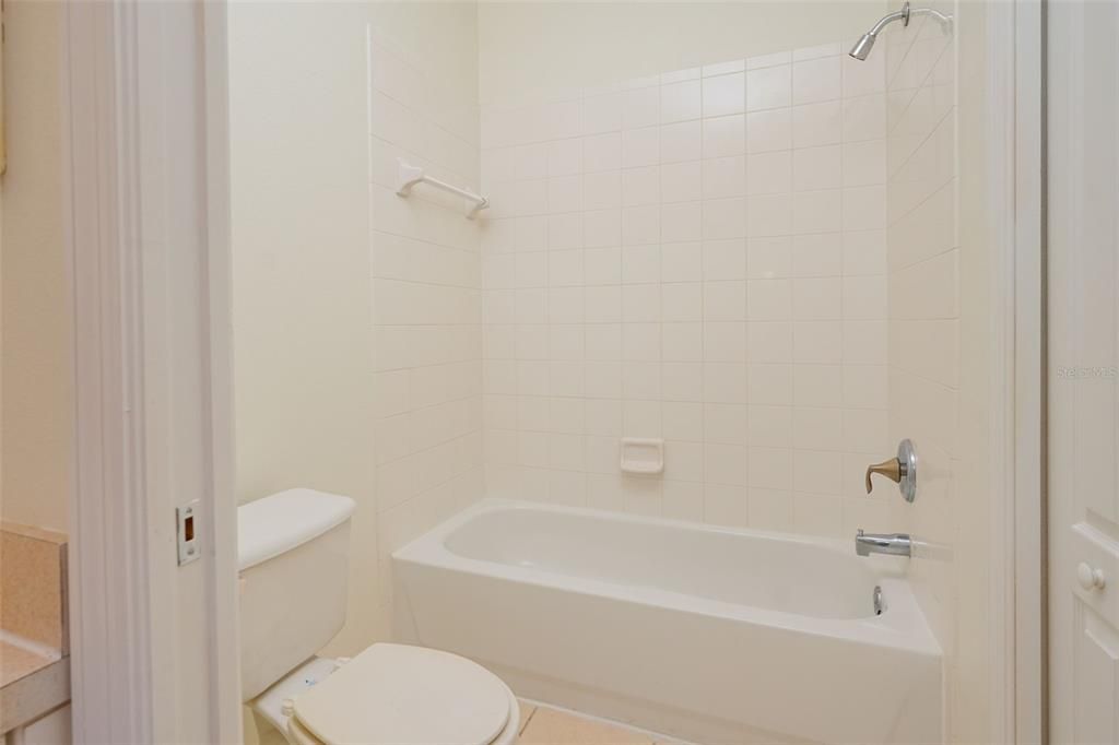 For Sale: $355,000 (5 beds, 3 baths, 1992 Square Feet)