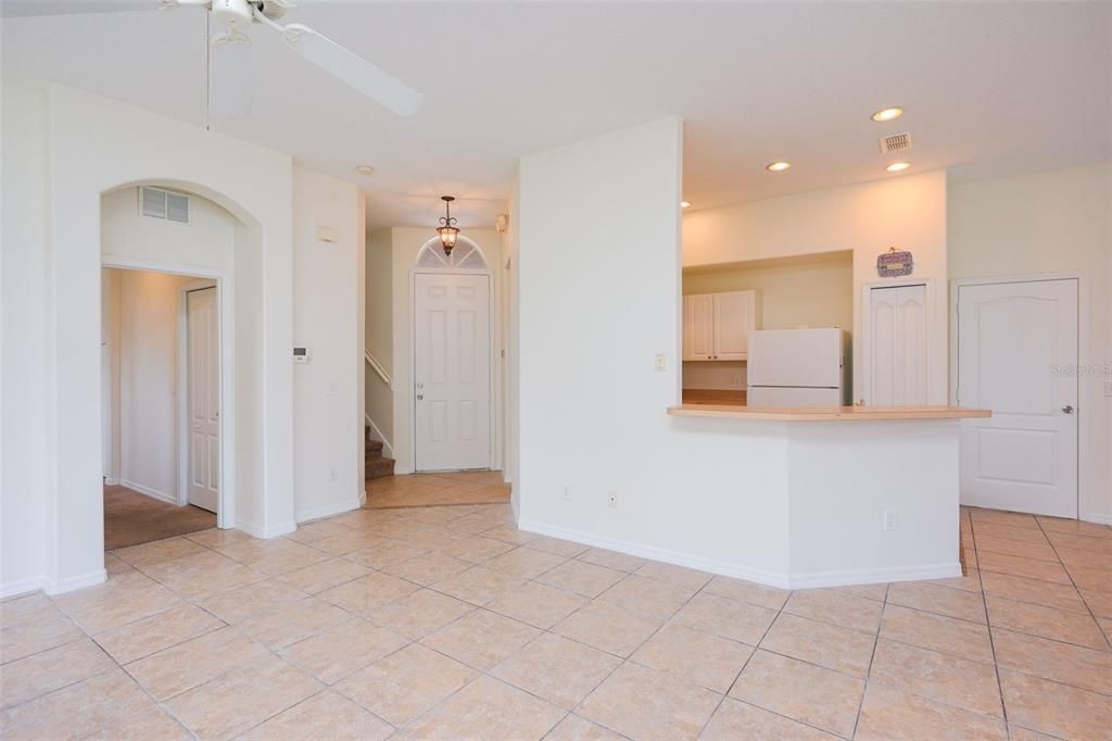 For Sale: $355,000 (5 beds, 3 baths, 1992 Square Feet)