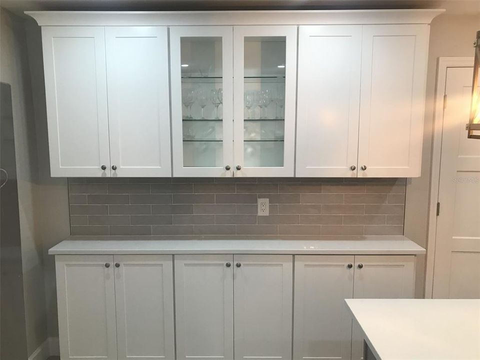 For Rent: $1,900 (2 beds, 1 baths, 950 Square Feet)