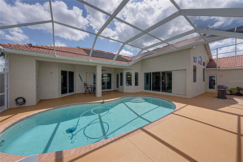 En Venta: $1,250,000 (4 camas, 3 baños, 3677 Pies cuadrados)