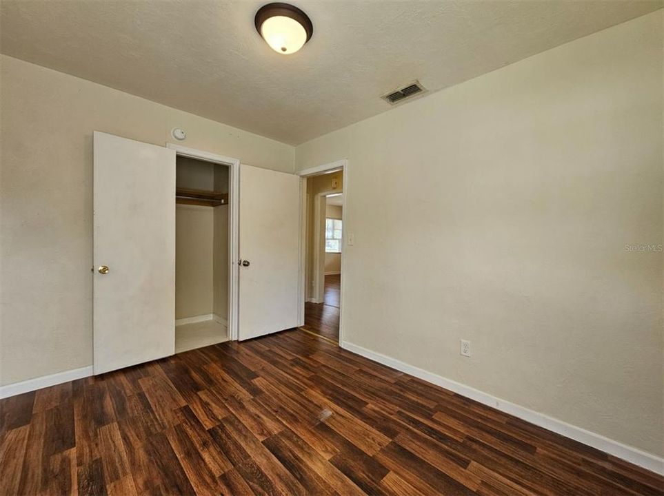 В аренду: $1,350 (2 спален, 1 ванн, 883 Квадратных фут)