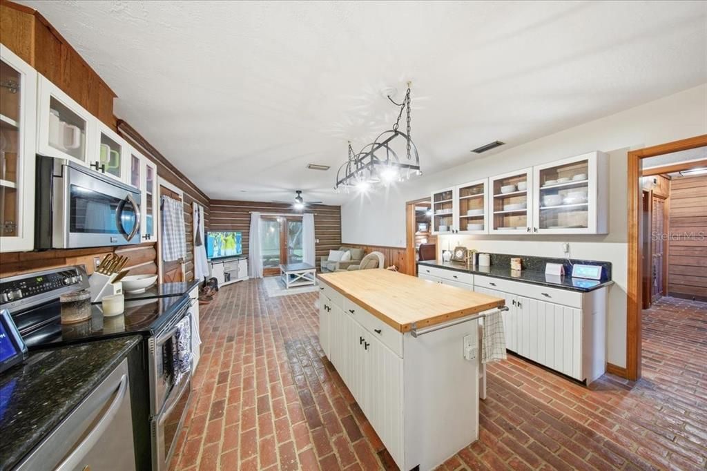 En Venta: $874,900 (6 camas, 3 baños, 2962 Pies cuadrados)