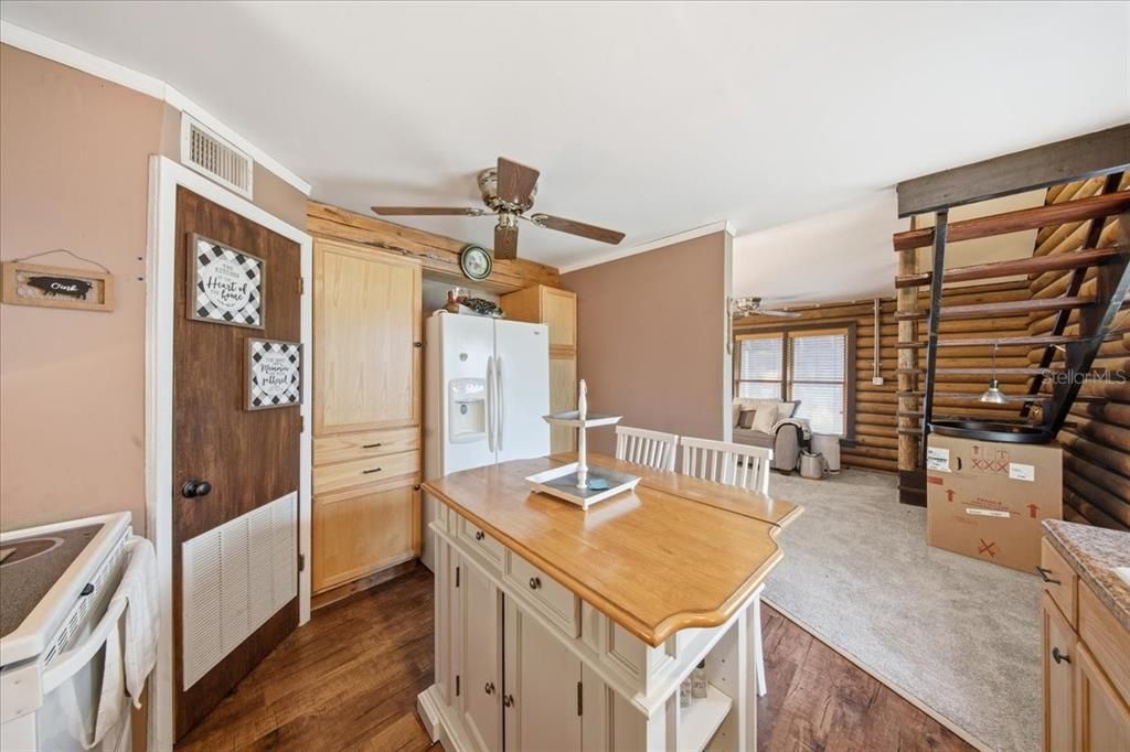 En Venta: $874,900 (6 camas, 3 baños, 2962 Pies cuadrados)
