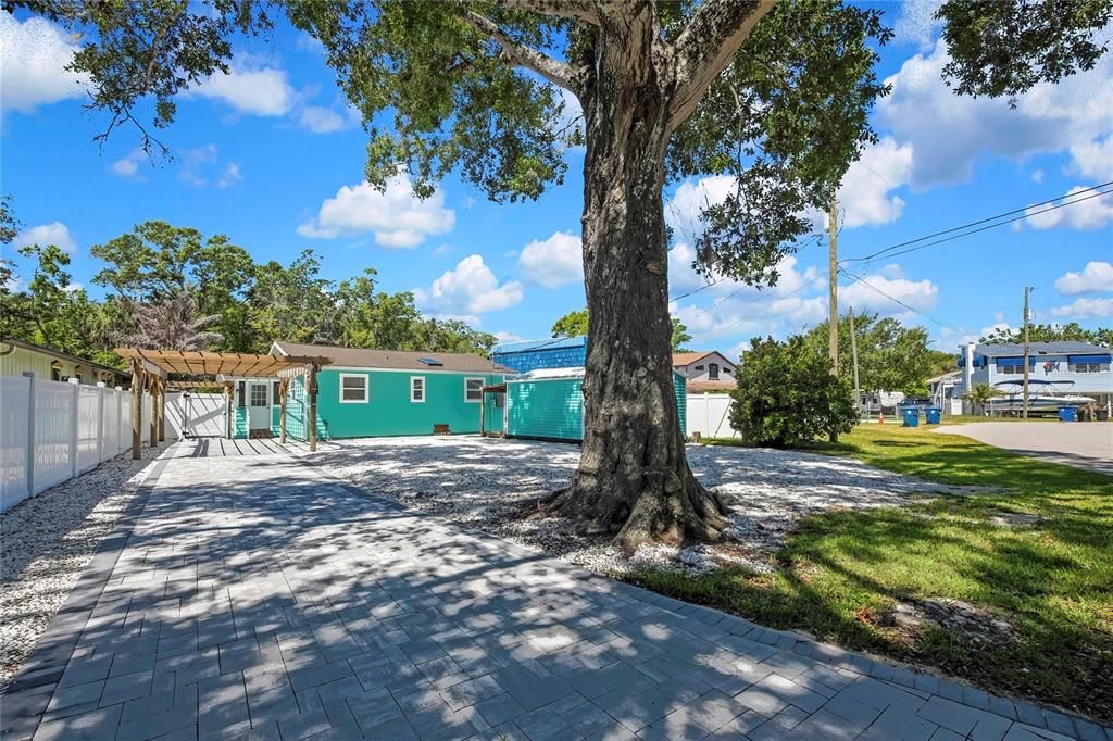 На продажу: $899,000 (2 спален, 1 ванн, 1008 Квадратных фут)