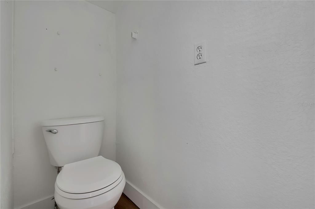 На продажу: $899,000 (2 спален, 1 ванн, 1008 Квадратных фут)