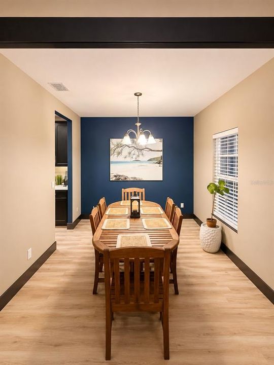 : $380,000 (3 camas, 2 baños, 1683 Pies cuadrados)