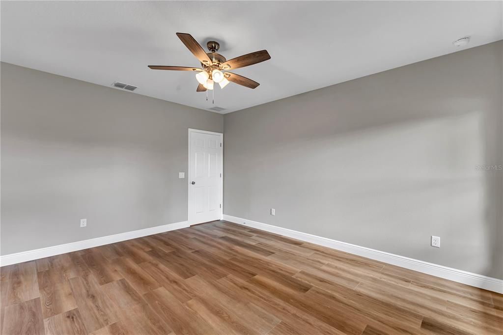 For Sale: $365,000 (3 beds, 2 baths, 1598 Square Feet)