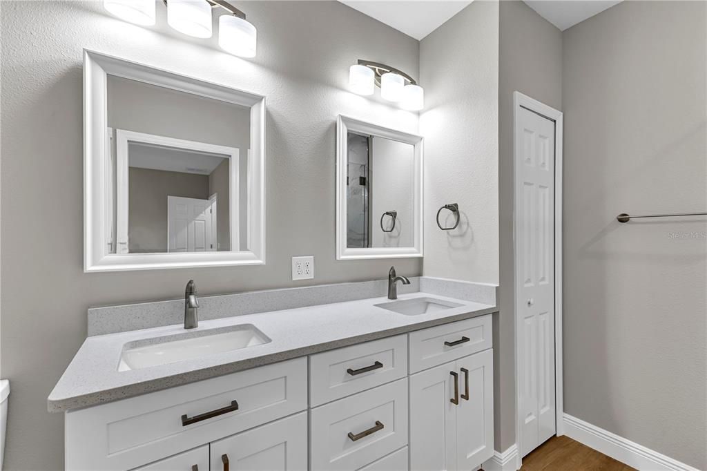 For Sale: $365,000 (3 beds, 2 baths, 1598 Square Feet)