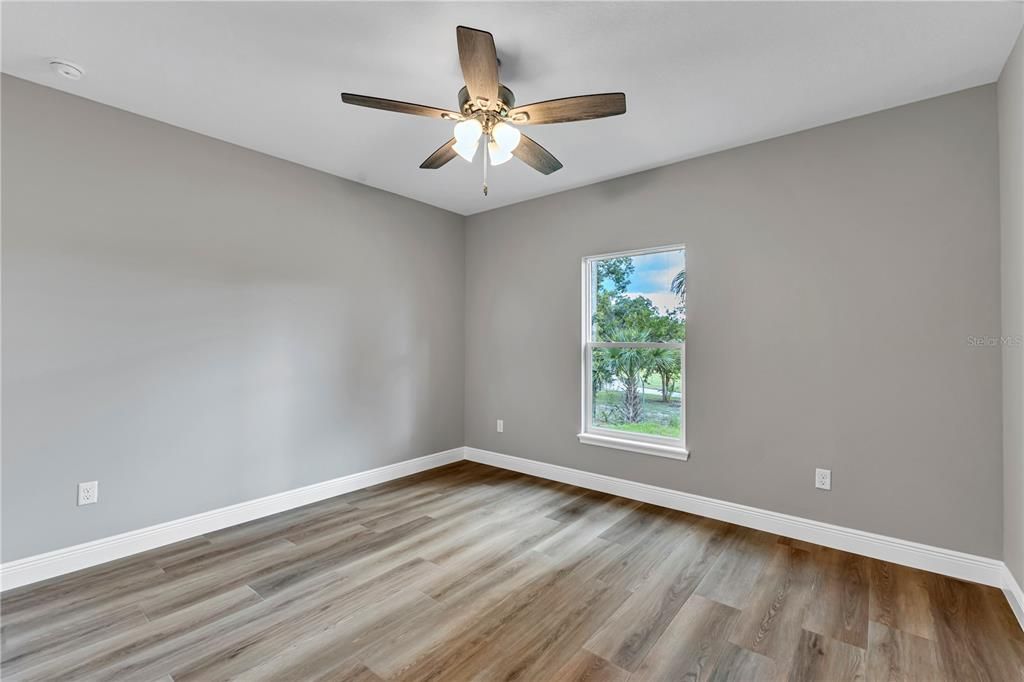 For Sale: $365,000 (3 beds, 2 baths, 1598 Square Feet)