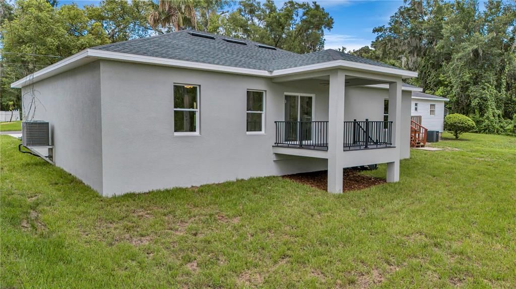 For Sale: $365,000 (3 beds, 2 baths, 1598 Square Feet)