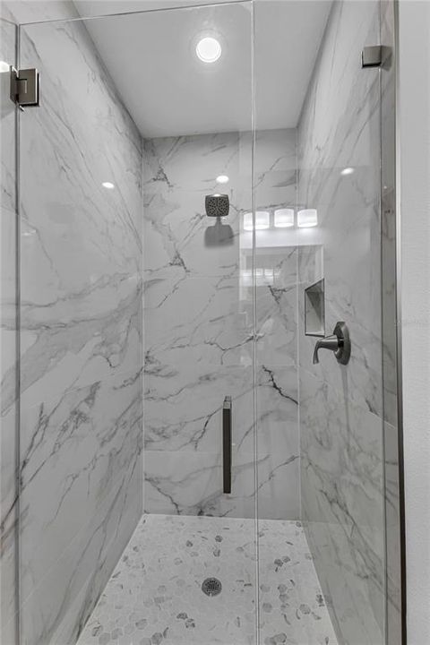 For Sale: $365,000 (3 beds, 2 baths, 1598 Square Feet)