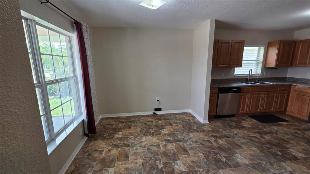 For Sale: $314,900 (3 beds, 2 baths, 1453 Square Feet)