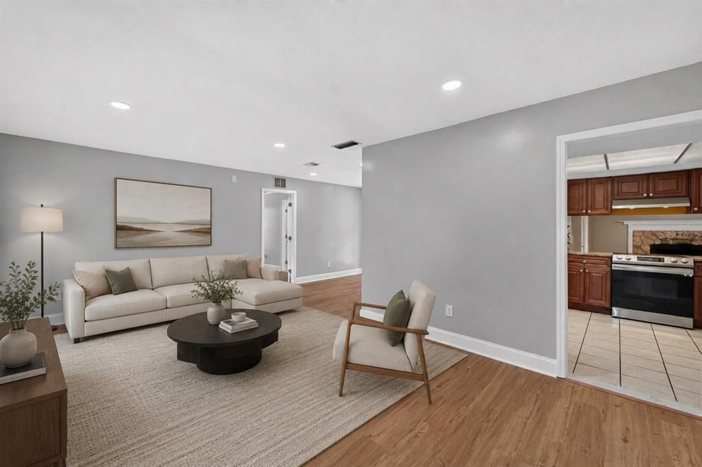 Activo con contrato: $339,999 (3 camas, 2 baños, 1450 Pies cuadrados)