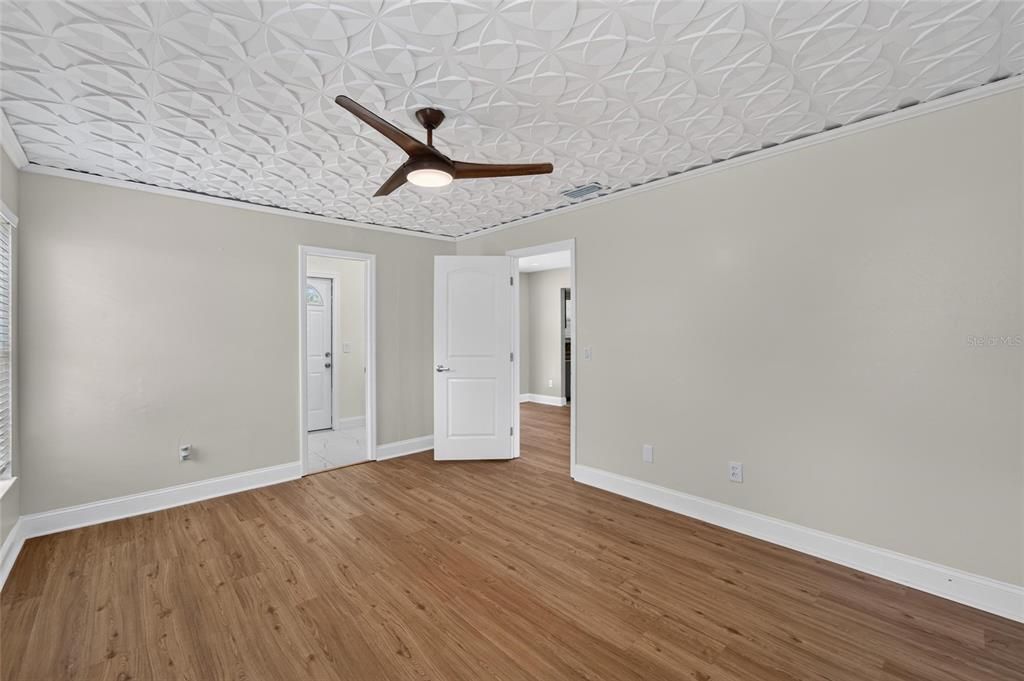 Activo con contrato: $339,999 (3 camas, 2 baños, 1450 Pies cuadrados)