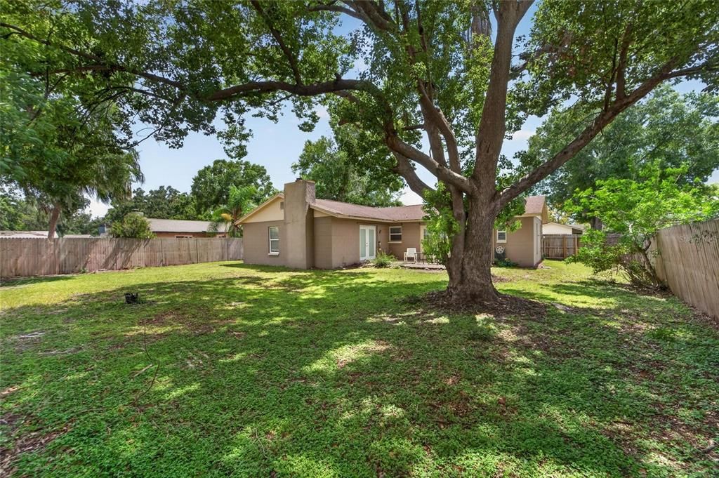 Activo con contrato: $339,999 (3 camas, 2 baños, 1450 Pies cuadrados)