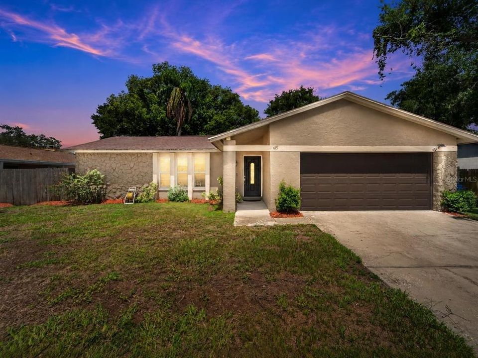 Activo con contrato: $339,999 (3 camas, 2 baños, 1450 Pies cuadrados)