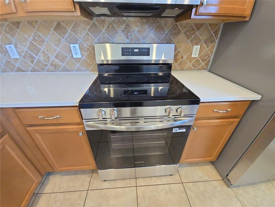 В аренду: $2,450 (4 спален, 2 ванн, 1665 Квадратных фут)