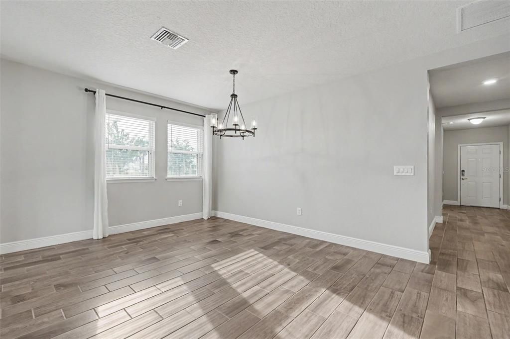На продажу: $365,000 (3 спален, 2 ванн, 1752 Квадратных фут)