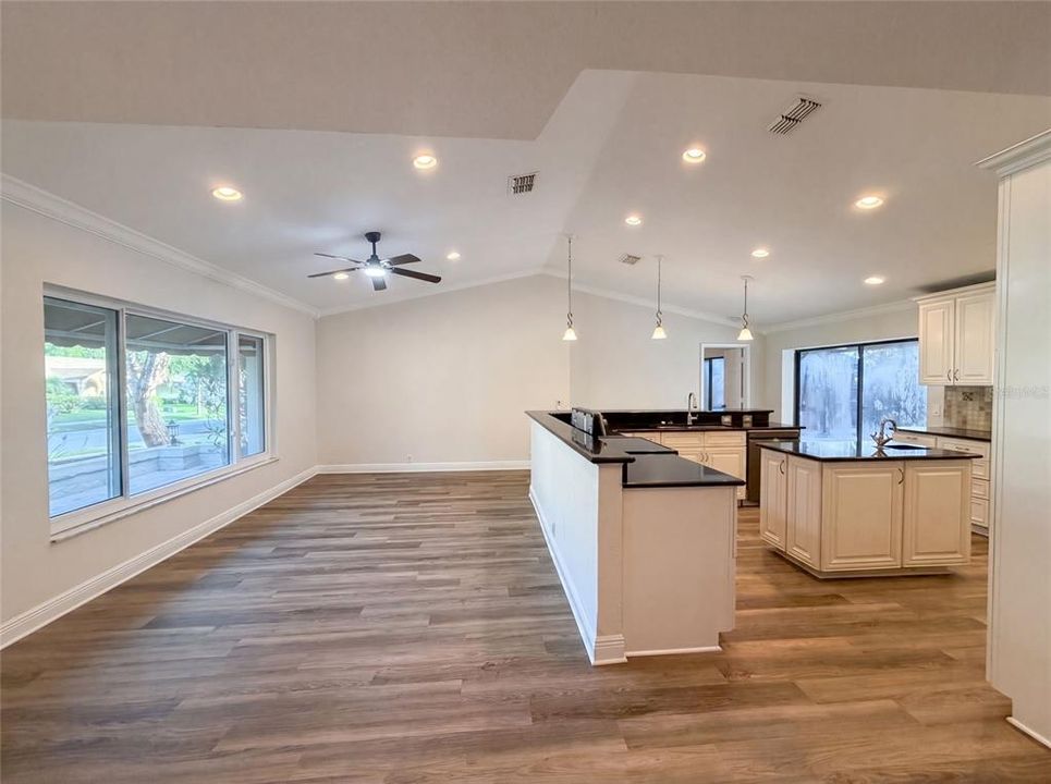 En Venta: $760,000 (5 camas, 3 baños, 3221 Pies cuadrados)