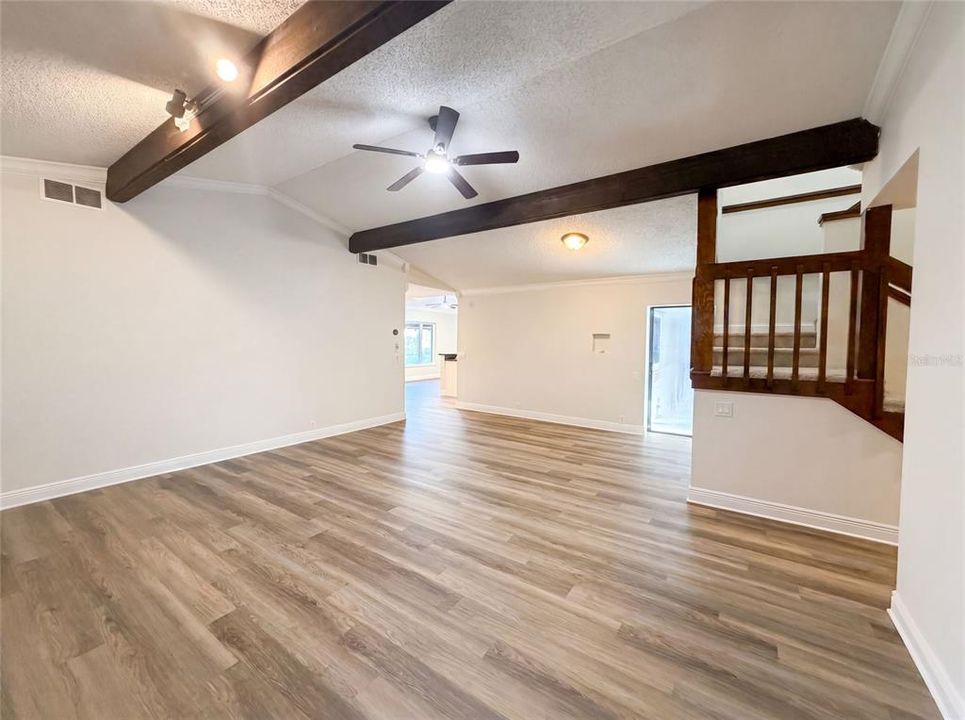 En Venta: $760,000 (5 camas, 3 baños, 3221 Pies cuadrados)