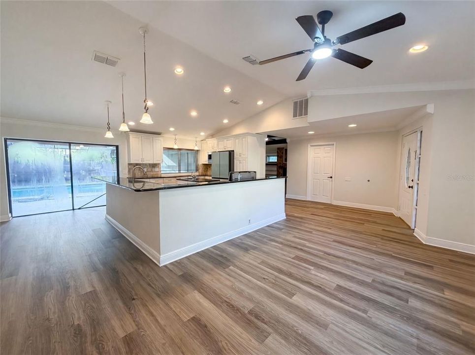 En Venta: $760,000 (5 camas, 3 baños, 3221 Pies cuadrados)