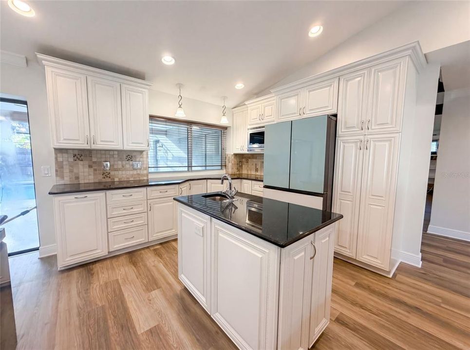 En Venta: $760,000 (5 camas, 3 baños, 3221 Pies cuadrados)