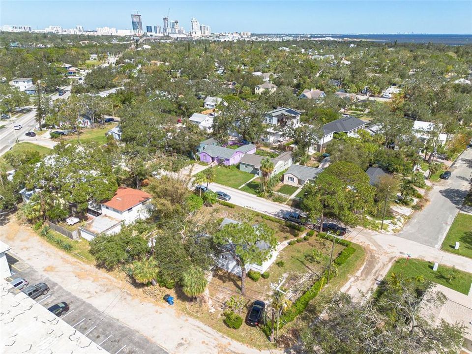 На продажу: $175,000 (0.12 acres)