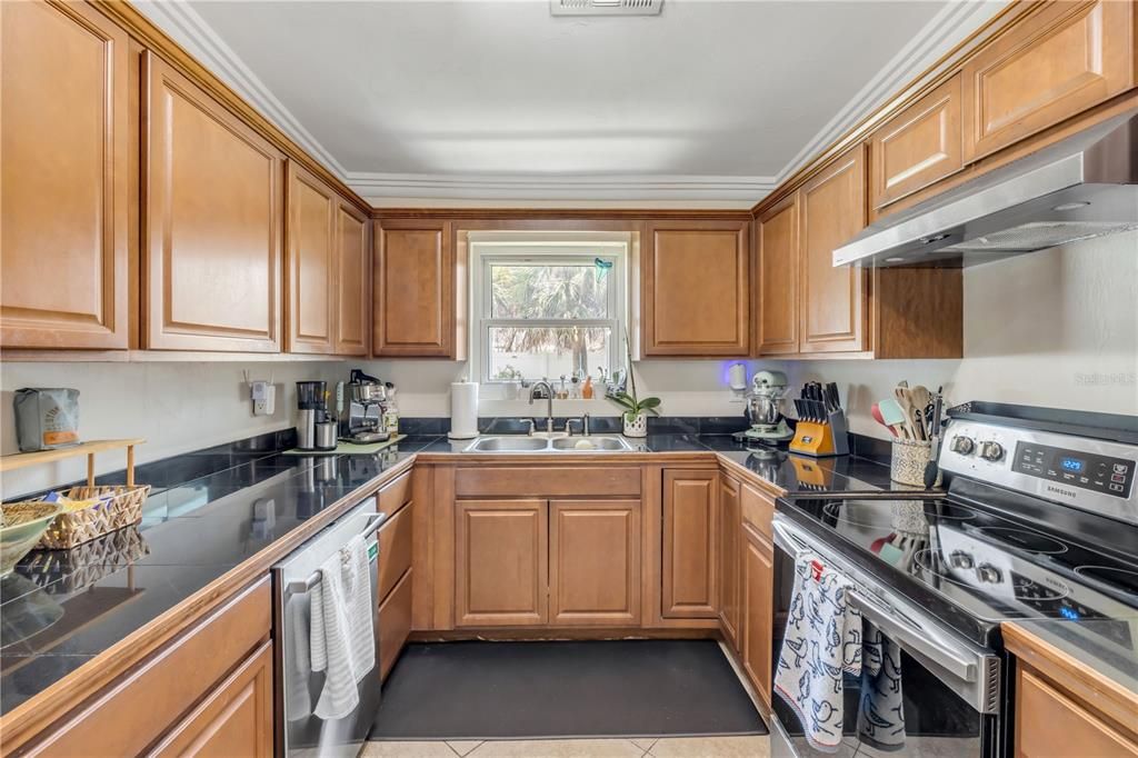 На продажу: $529,000 (3 спален, 2 ванн, 1641 Квадратных фут)