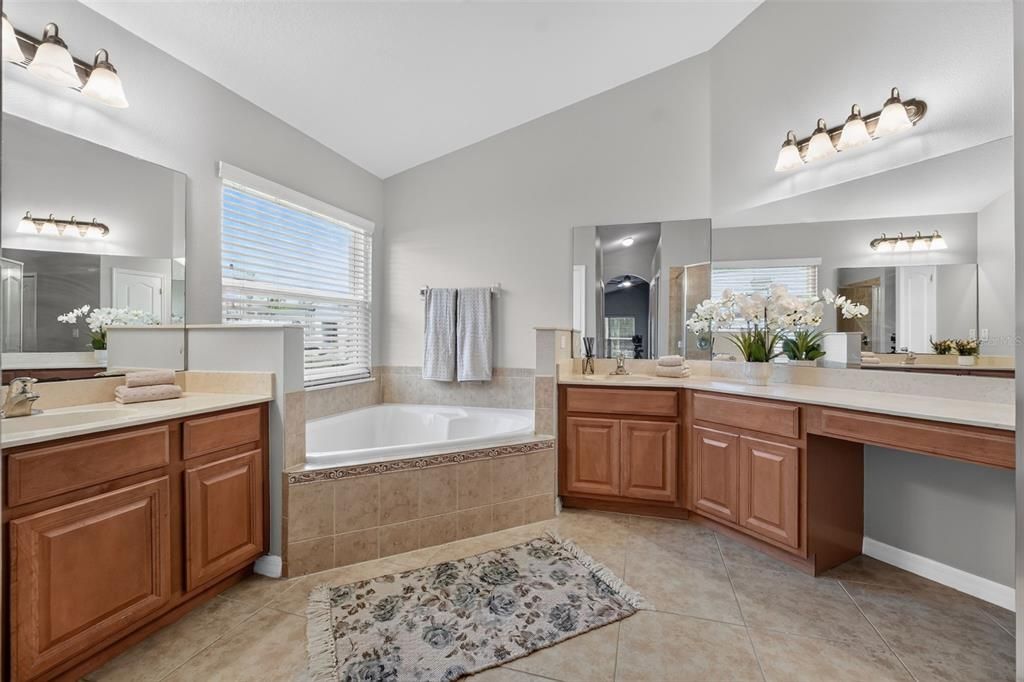 For Sale: $495,000 (3 beds, 2 baths, 1728 Square Feet)