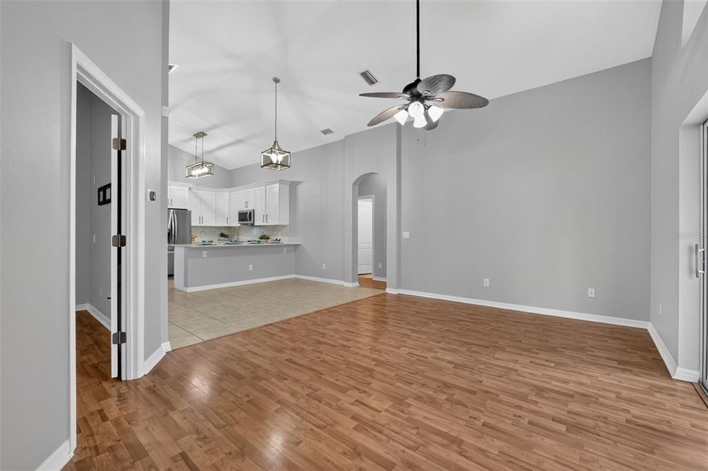 For Sale: $495,000 (3 beds, 2 baths, 1728 Square Feet)