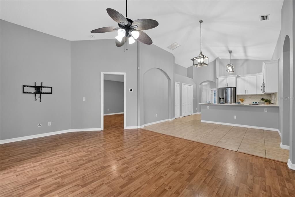 For Sale: $495,000 (3 beds, 2 baths, 1728 Square Feet)
