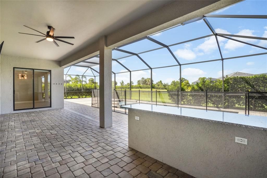 En Venta: $925,000 (3 camas, 3 baños, 2650 Pies cuadrados)