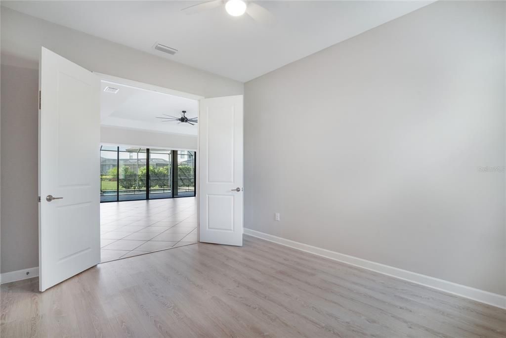 En Venta: $925,000 (3 camas, 3 baños, 2650 Pies cuadrados)