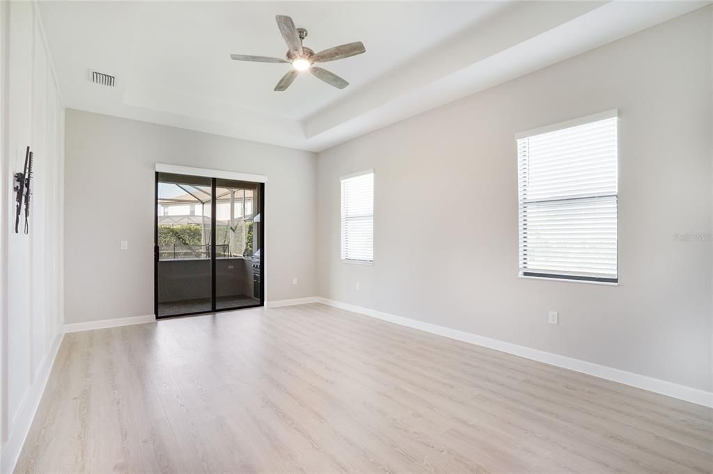 En Venta: $925,000 (3 camas, 3 baños, 2650 Pies cuadrados)