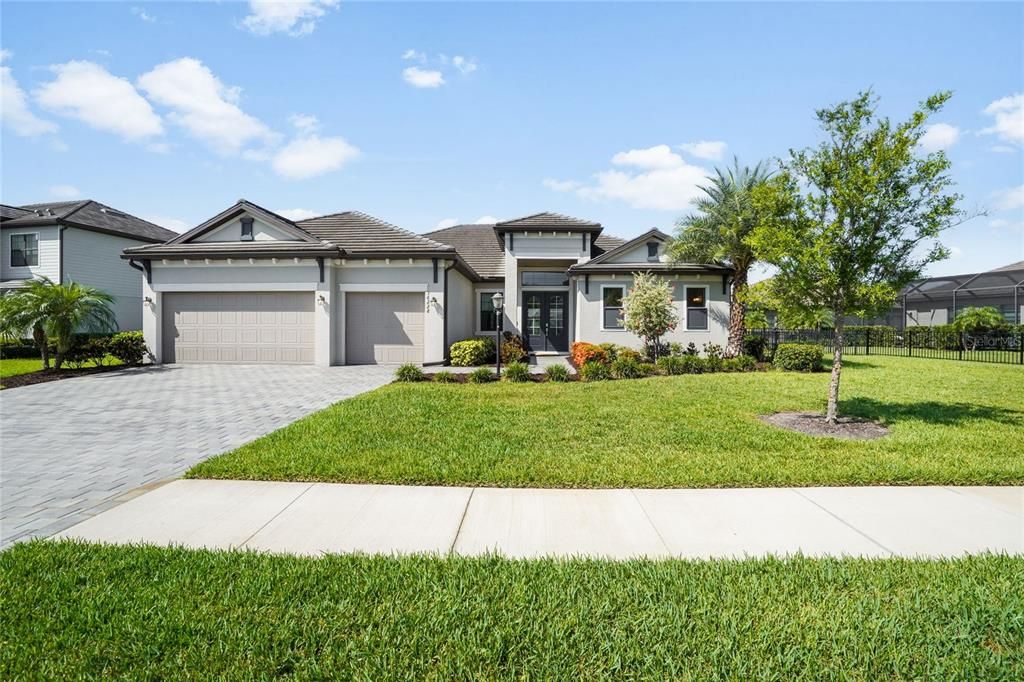 En Venta: $925,000 (3 camas, 3 baños, 2650 Pies cuadrados)