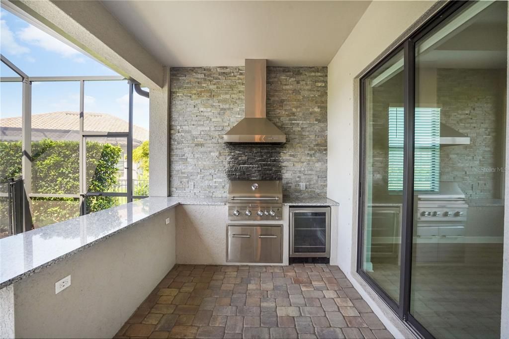 En Venta: $925,000 (3 camas, 3 baños, 2650 Pies cuadrados)