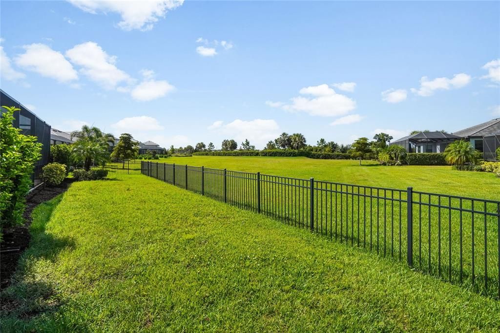En Venta: $925,000 (3 camas, 3 baños, 2650 Pies cuadrados)