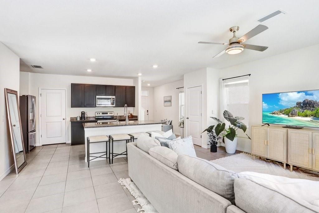 For Rent: $2,950 (4 beds, 2 baths, 2260 Square Feet)