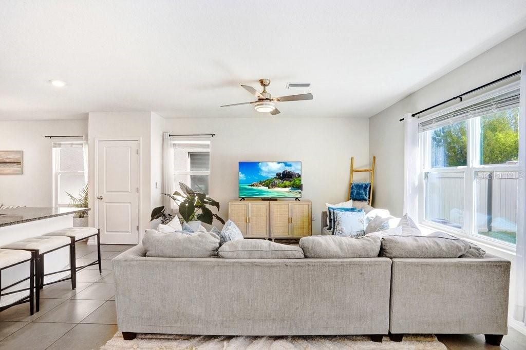 For Rent: $2,950 (4 beds, 2 baths, 2260 Square Feet)