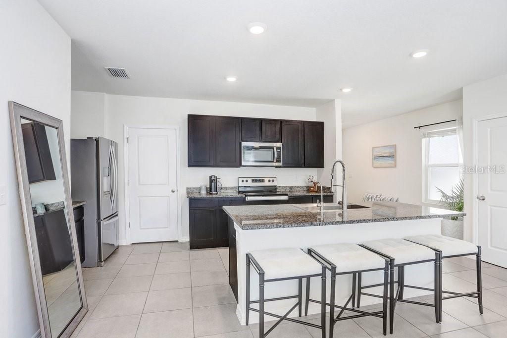 For Rent: $2,950 (4 beds, 2 baths, 2260 Square Feet)