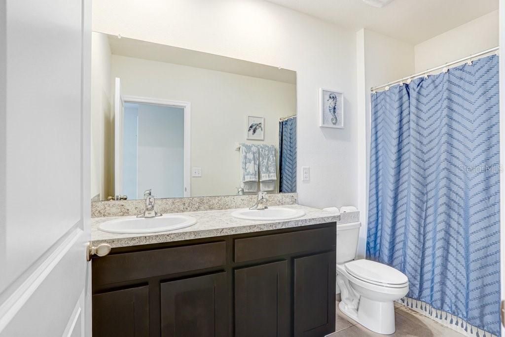 For Rent: $2,950 (4 beds, 2 baths, 2260 Square Feet)