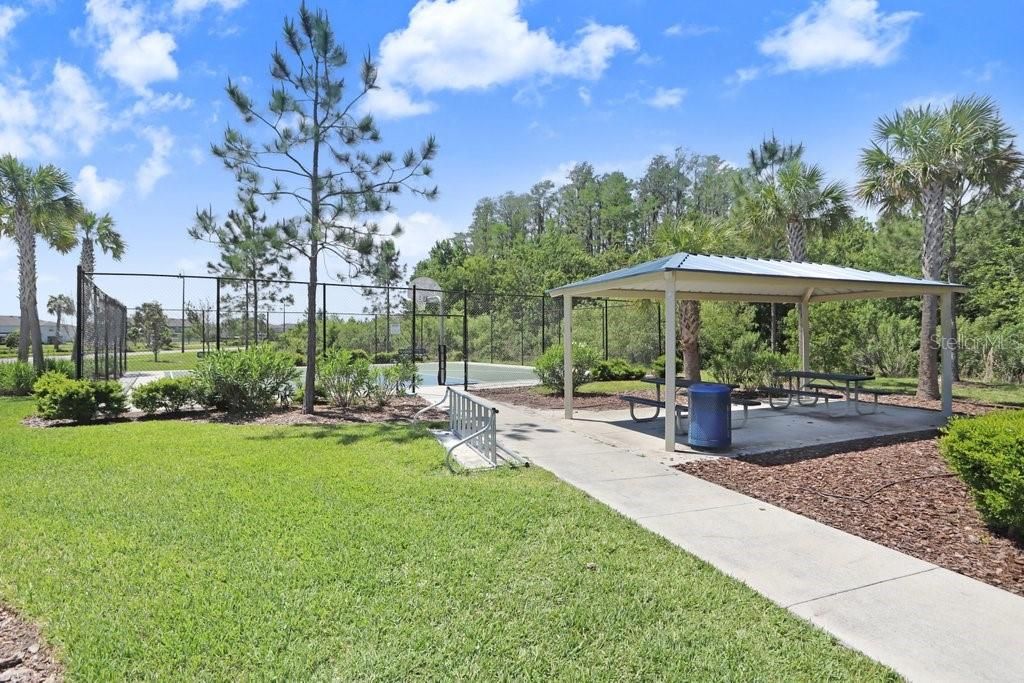 For Rent: $2,950 (4 beds, 2 baths, 2260 Square Feet)