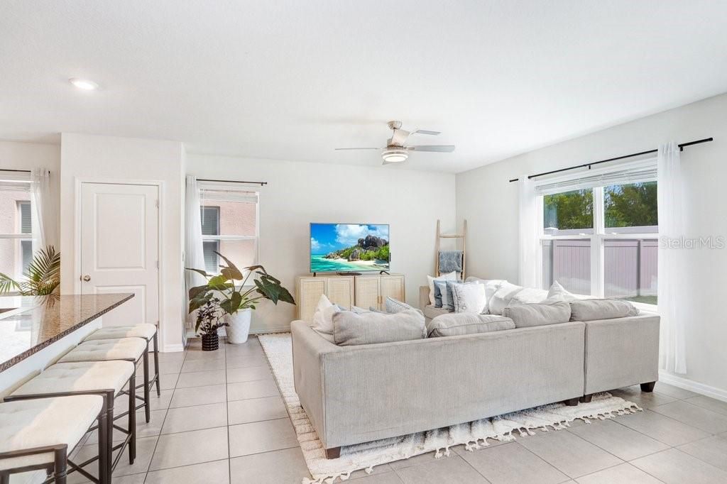 For Rent: $2,950 (4 beds, 2 baths, 2260 Square Feet)