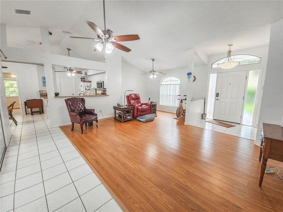 En Venta: $464,900 (3 camas, 2 baños, 1535 Pies cuadrados)
