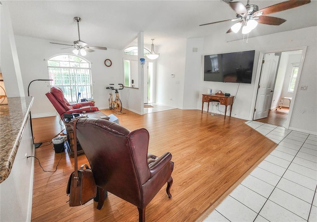 En Venta: $464,900 (3 camas, 2 baños, 1535 Pies cuadrados)