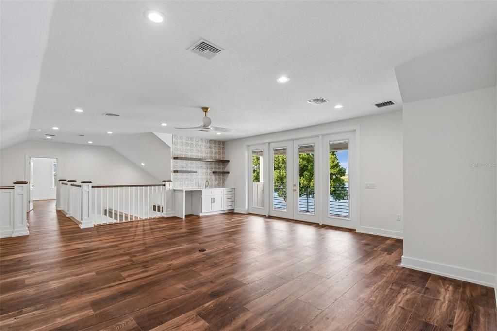 For Sale: $1,249,900 (5 beds, 5 baths, 3688 Square Feet)