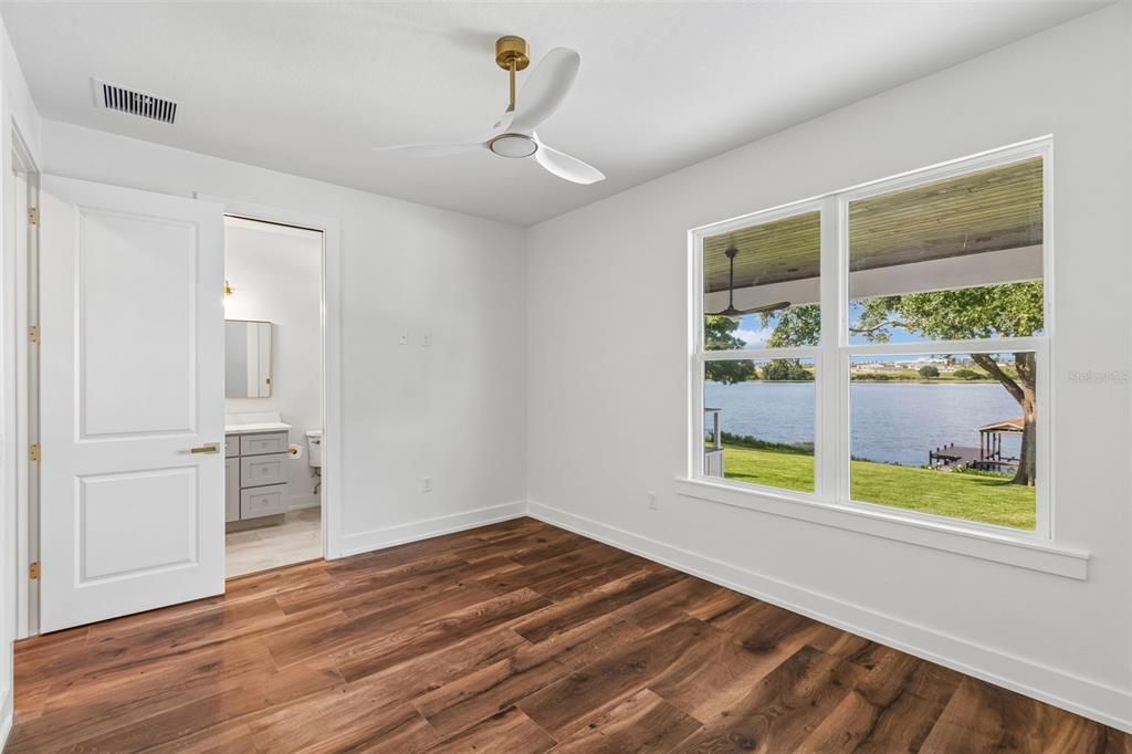 For Sale: $1,249,900 (5 beds, 5 baths, 3688 Square Feet)