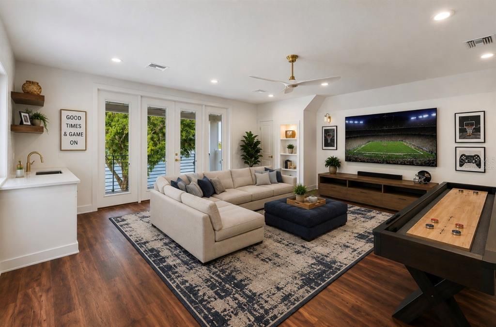 For Sale: $1,249,900 (5 beds, 5 baths, 3688 Square Feet)