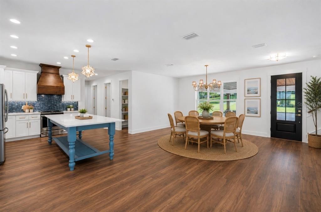 For Sale: $1,249,900 (5 beds, 5 baths, 3688 Square Feet)