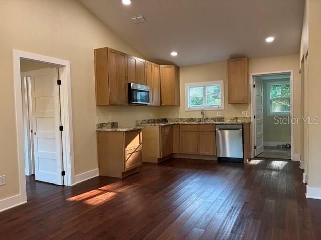 En Venta: $260,000 (3 camas, 2 baños, 1050 Pies cuadrados)